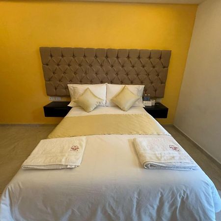 Oyo Hotel Familiar Tollan Чолула Экстерьер фото