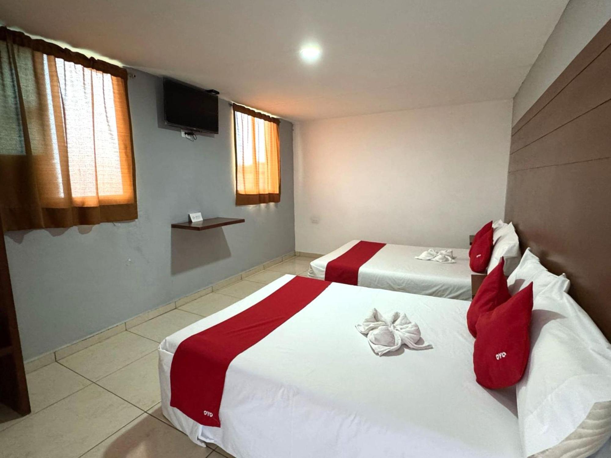 Oyo Hotel Familiar Tollan Чолула Экстерьер фото
