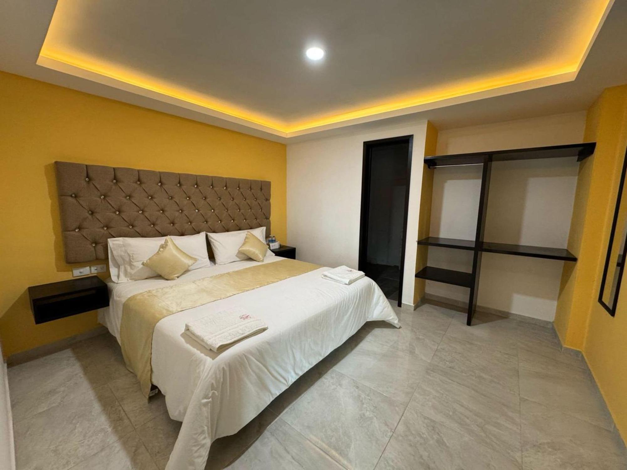 Oyo Hotel Familiar Tollan Чолула Экстерьер фото