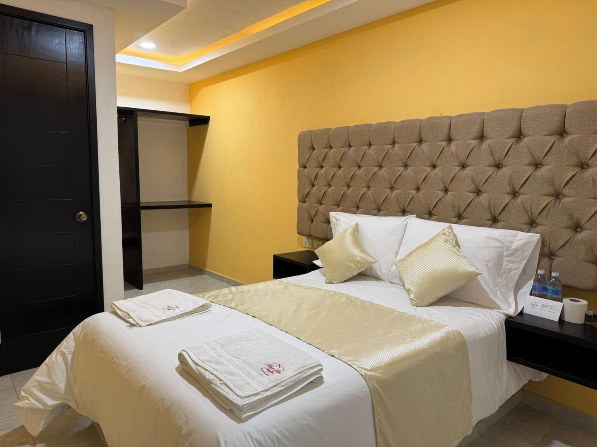 Oyo Hotel Familiar Tollan Чолула Экстерьер фото
