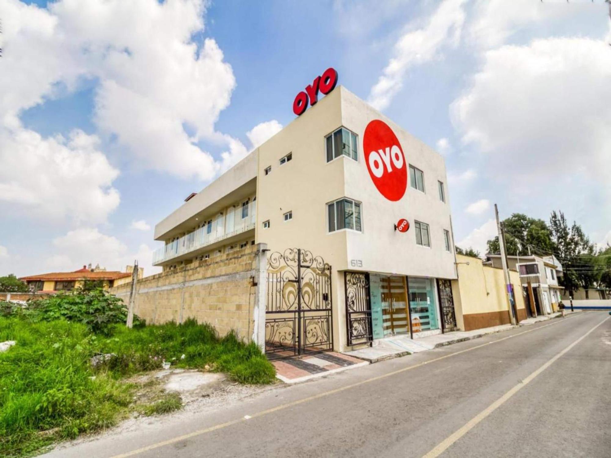 Oyo Hotel Familiar Tollan Чолула Экстерьер фото