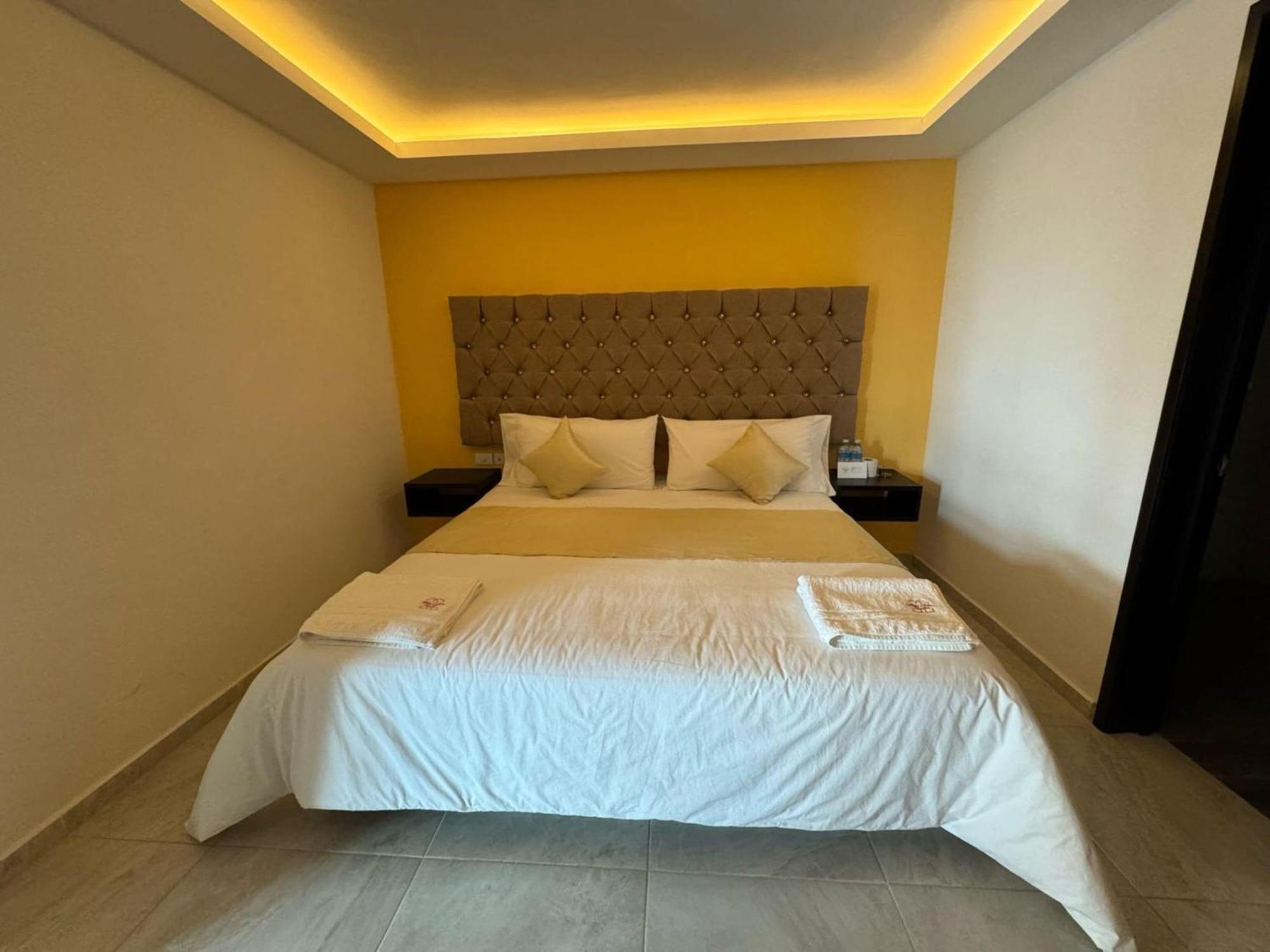 Oyo Hotel Familiar Tollan Чолула Экстерьер фото