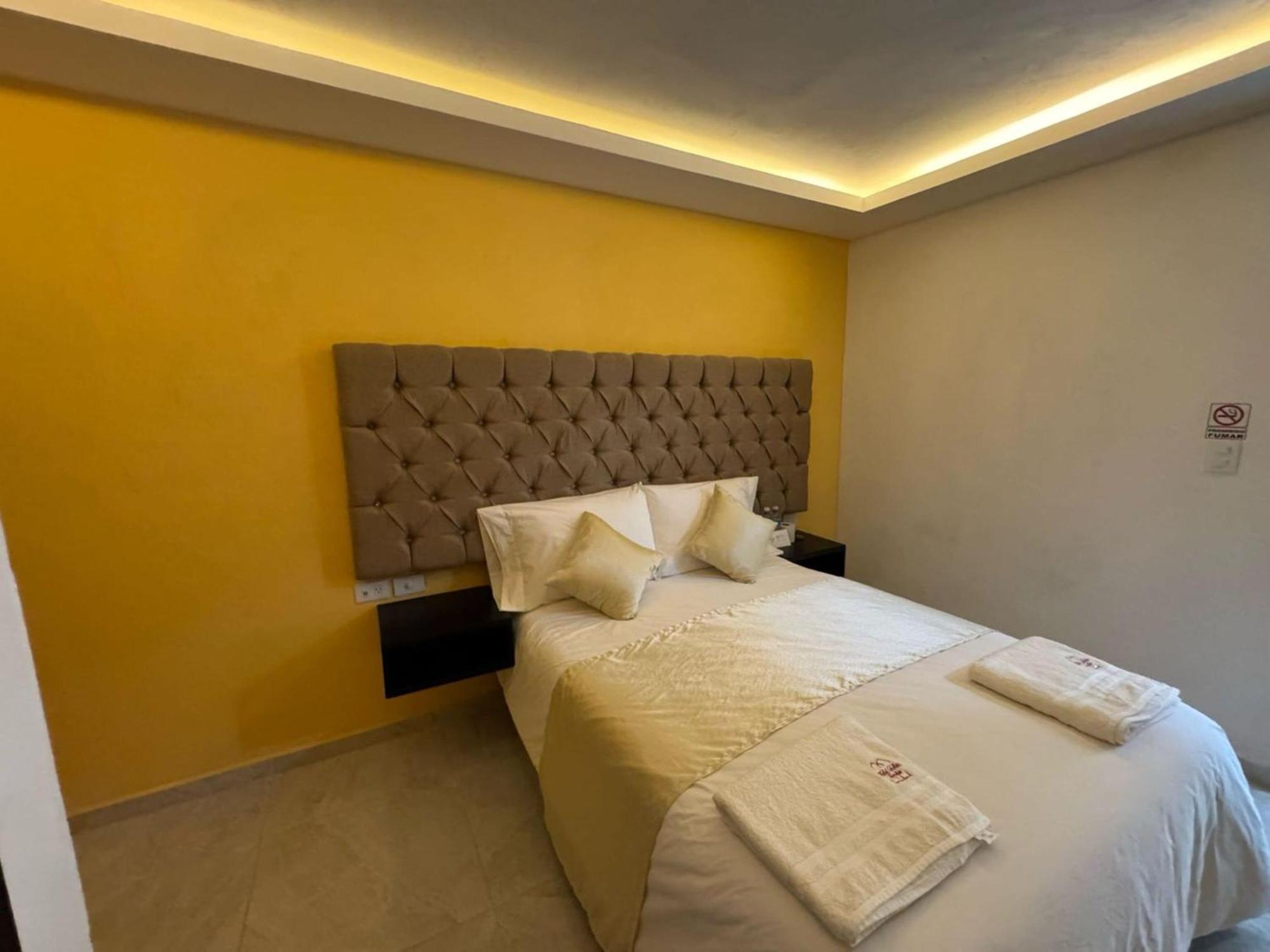 Oyo Hotel Familiar Tollan Чолула Экстерьер фото